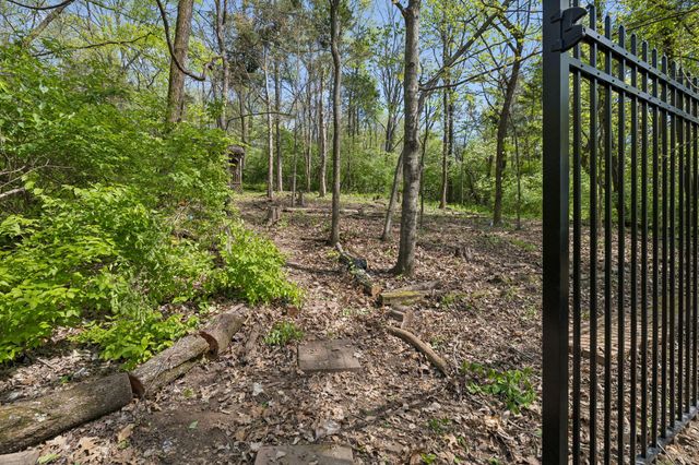 5237 Whispering Valley Dr, Nashville, TN 37211