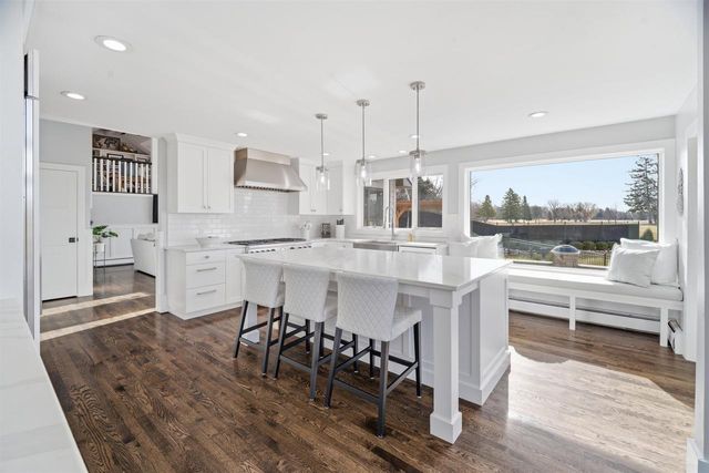 3667 W QUAKER RIDGE LANE, Appleton, WI 54914