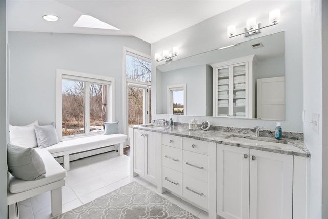 3667 W QUAKER RIDGE LANE, Appleton, WI 54914