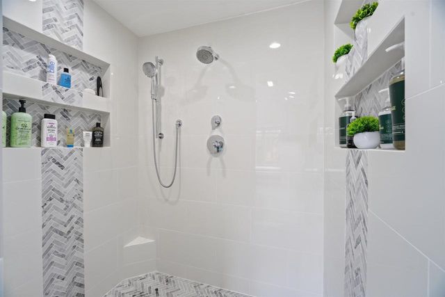 3667 W QUAKER RIDGE LANE, Appleton, WI 54914