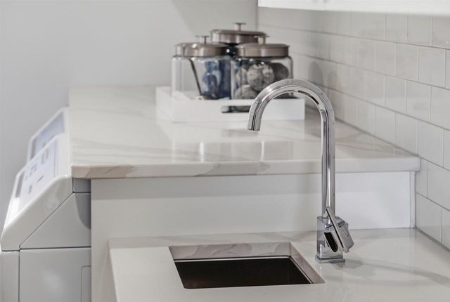 3667 W QUAKER RIDGE LANE, Appleton, WI 54914