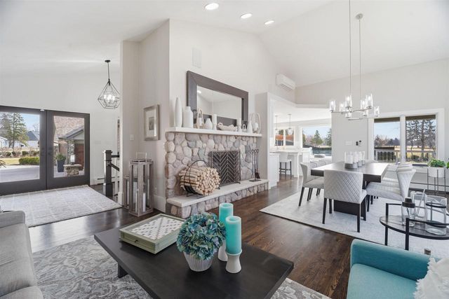 3667 W QUAKER RIDGE LANE, Appleton, WI 54914