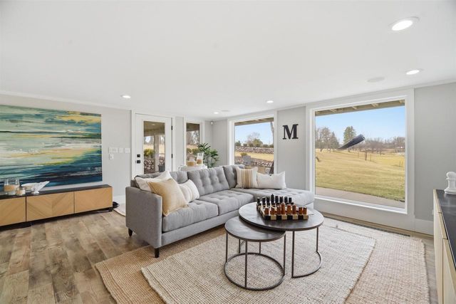 3667 W QUAKER RIDGE LANE, Appleton, WI 54914