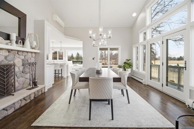 3667 W QUAKER RIDGE LANE, Appleton, WI 54914