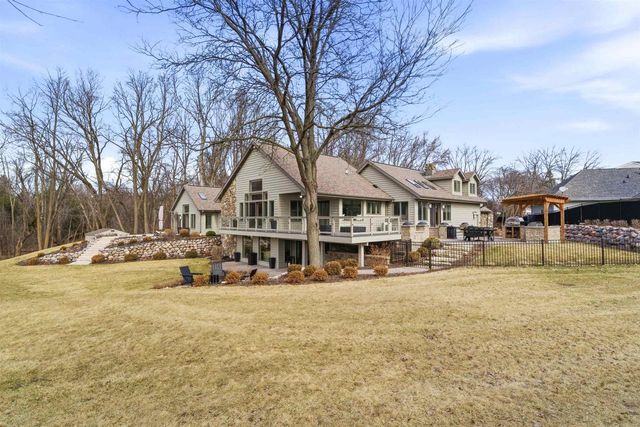 3667 W QUAKER RIDGE LANE, Appleton, WI 54914