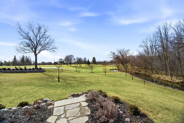 3667 W QUAKER RIDGE LANE, Appleton, WI 54914