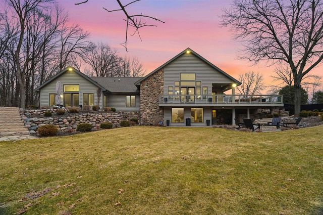 3667 W QUAKER RIDGE LANE, Appleton, WI 54914