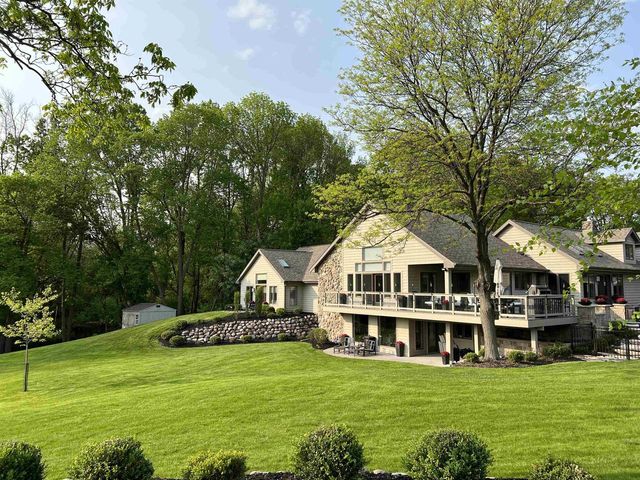 3667 W QUAKER RIDGE LANE, Appleton, WI 54914