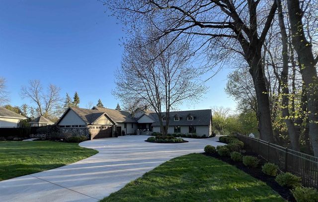 3667 W QUAKER RIDGE LANE, Appleton, WI 54914