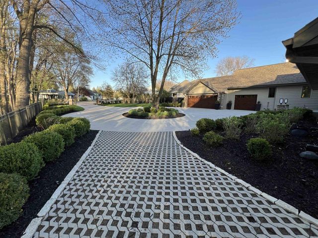 3667 W QUAKER RIDGE LANE, Appleton, WI 54914