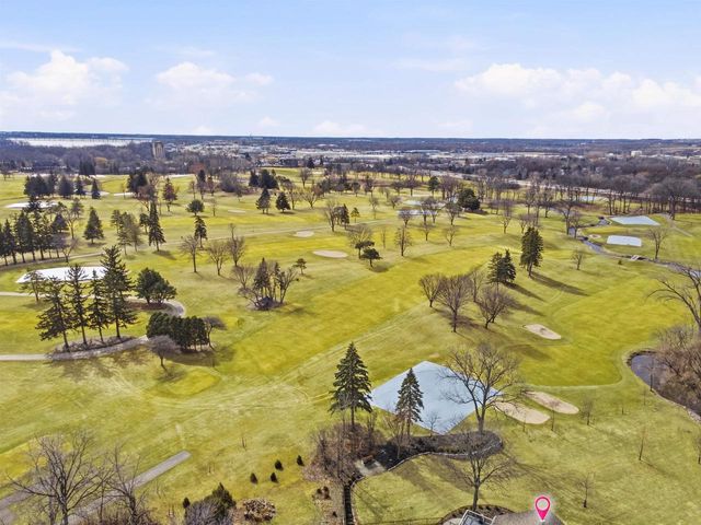 3667 W QUAKER RIDGE LANE, Appleton, WI 54914