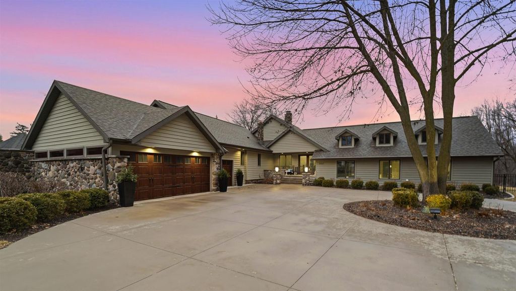 3667 W QUAKER RIDGE LANE, Appleton, WI 54914