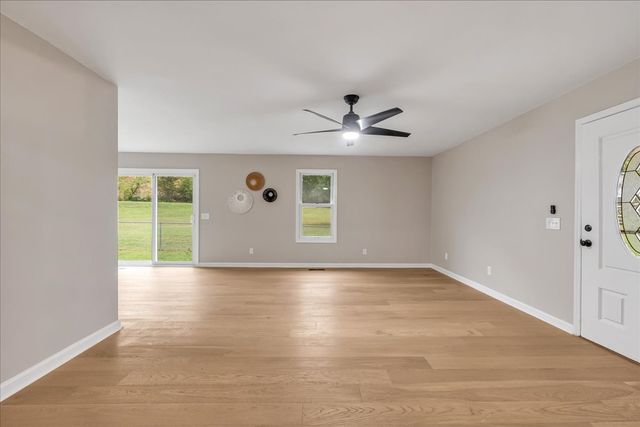 315 Little Creek Rd, Pleasant Shade, TN 37145