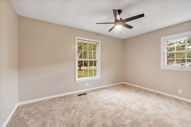 315 Little Creek Rd, Pleasant Shade, TN 37145