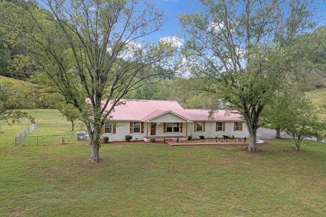 315 Little Creek Rd, Pleasant Shade, TN 37145