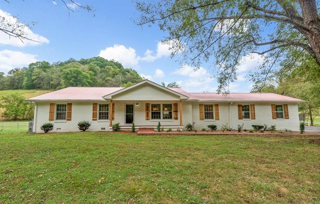 315 Little Creek Rd, Pleasant Shade, TN 37145