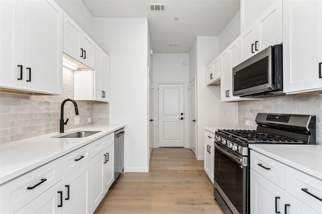 2404 Acorn Court, Sachse, TX 75048