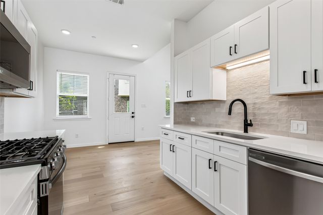 2404 Acorn Court, Sachse, TX 75048
