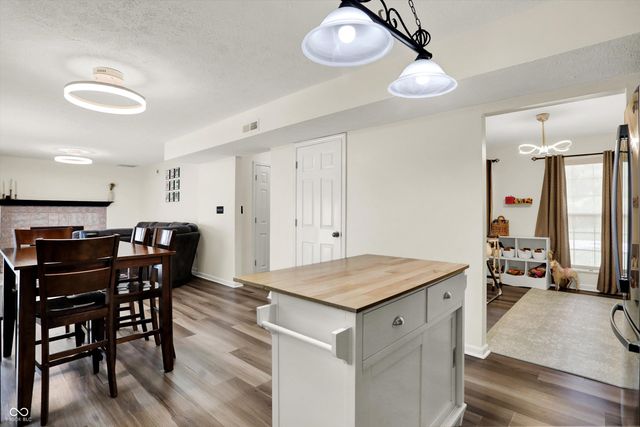 884 Sheffield Drive, Greenwood, IN 46143