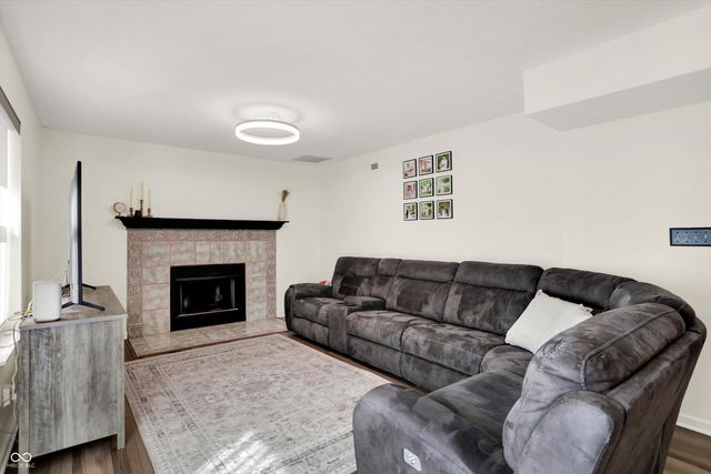 884 Sheffield Drive, Greenwood, IN 46143