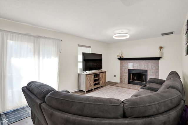 884 Sheffield Drive, Greenwood, IN 46143
