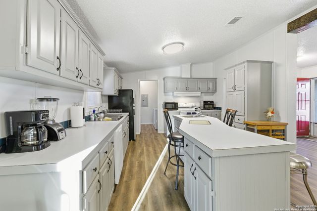 247 Covey, Lytle, TX 78052