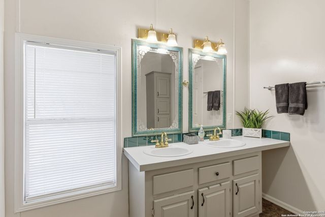 247 Covey, Lytle, TX 78052