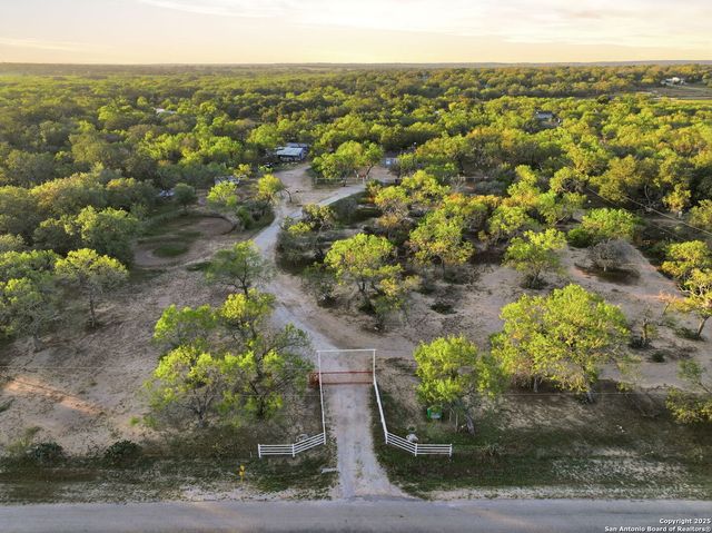 247 Covey, Lytle, TX 78052