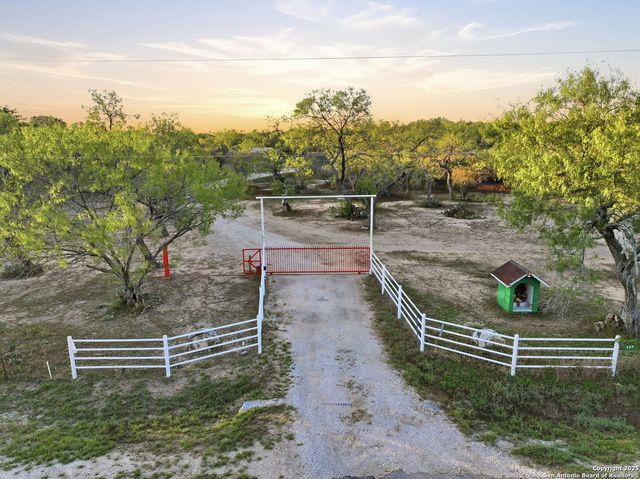 247 Covey, Lytle, TX 78052