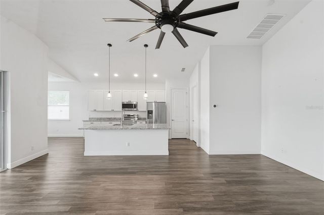 1800 3RD AVENUE, Deland, FL 32724