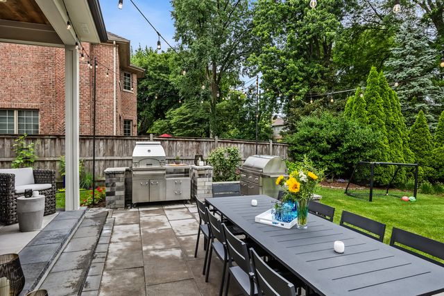2536 Oak Avenue, Northbrook, IL 60062