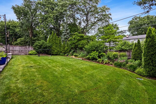 2536 Oak Avenue, Northbrook, IL 60062