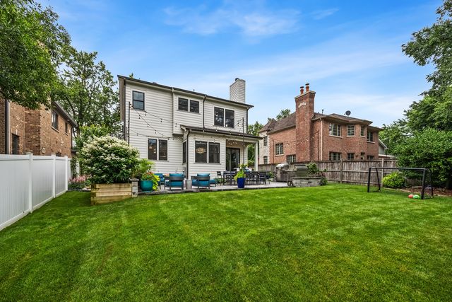 2536 Oak Avenue, Northbrook, IL 60062