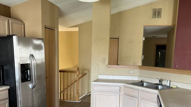 545 N Fox Trail 545, Round Lake, IL 60073