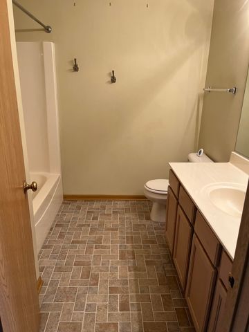545 N Fox Trail 545, Round Lake, IL 60073