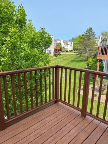 545 N Fox Trail 545, Round Lake, IL 60073