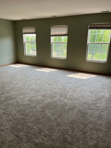 545 N Fox Trail 545, Round Lake, IL 60073