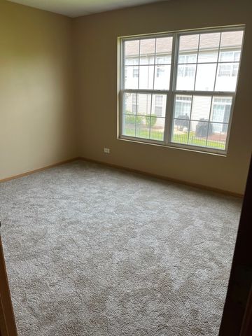 545 N Fox Trail 545, Round Lake, IL 60073