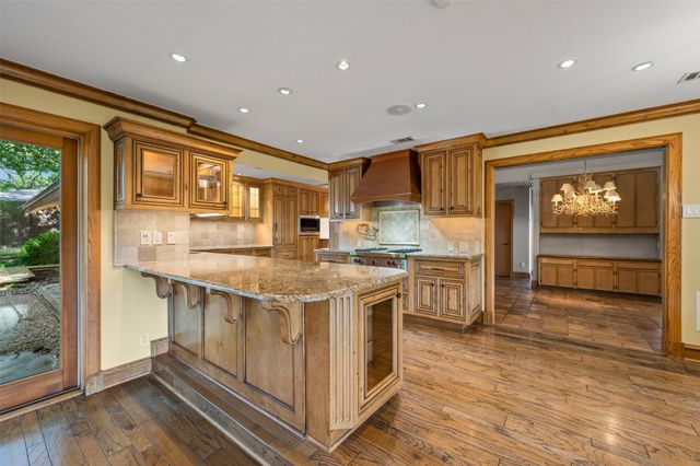 3909 Courtshire Drive, Dallas, TX 75229