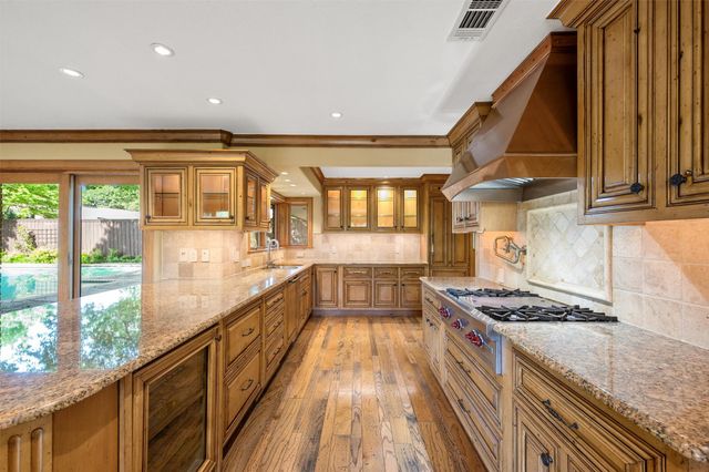 3909 Courtshire Drive, Dallas, TX 75229