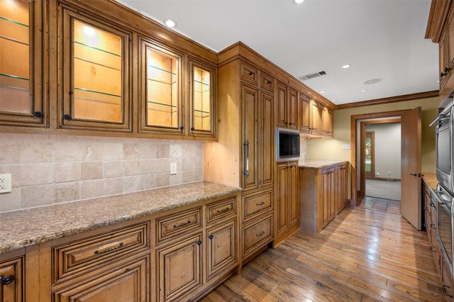 3909 Courtshire Drive, Dallas, TX 75229