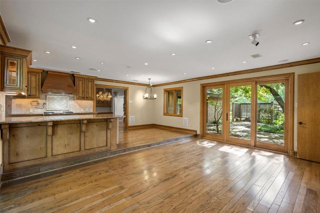 3909 Courtshire Drive, Dallas, TX 75229