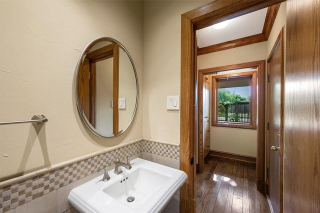 3909 Courtshire Drive, Dallas, TX 75229