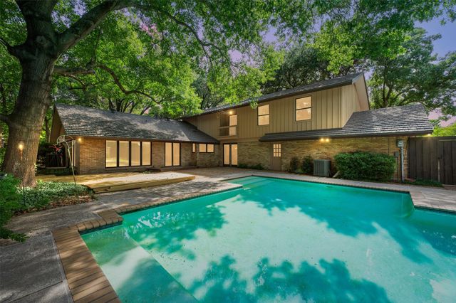 3909 Courtshire Drive, Dallas, TX 75229