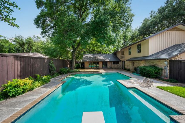 3909 Courtshire Drive, Dallas, TX 75229