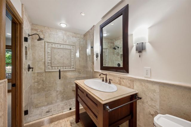 3909 Courtshire Drive, Dallas, TX 75229