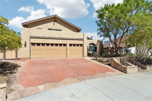 42 Kanan Road, Oak Park, CA 91377