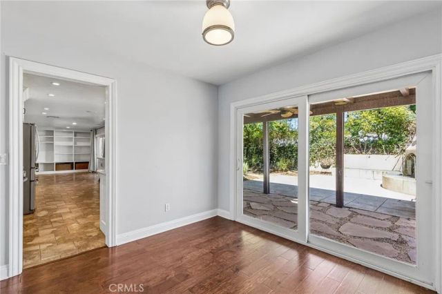 42 Kanan Road, Oak Park, CA 91377
