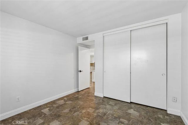 42 Kanan Road, Oak Park, CA 91377