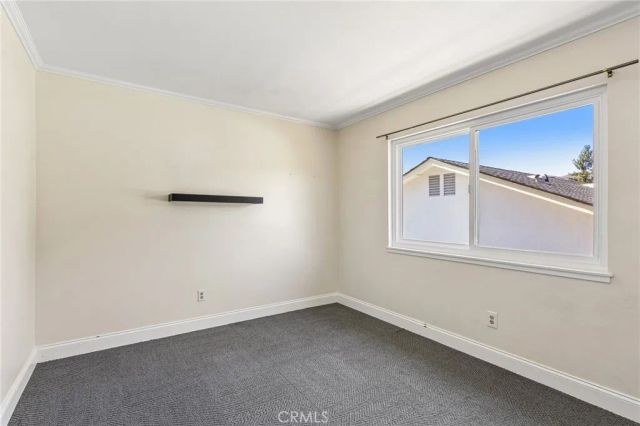 42 Kanan Road, Oak Park, CA 91377